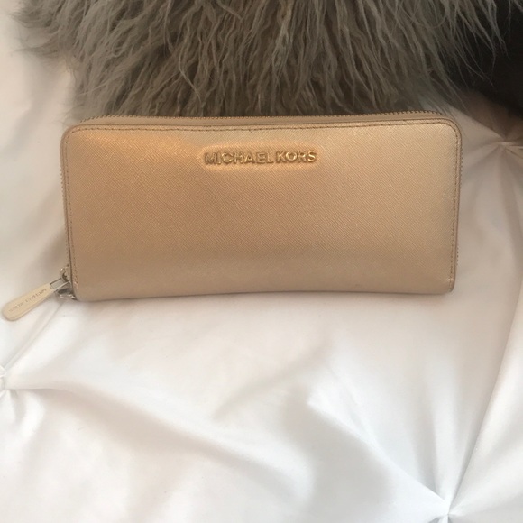 Michael Kors Handbags - Michael Kors Wallet